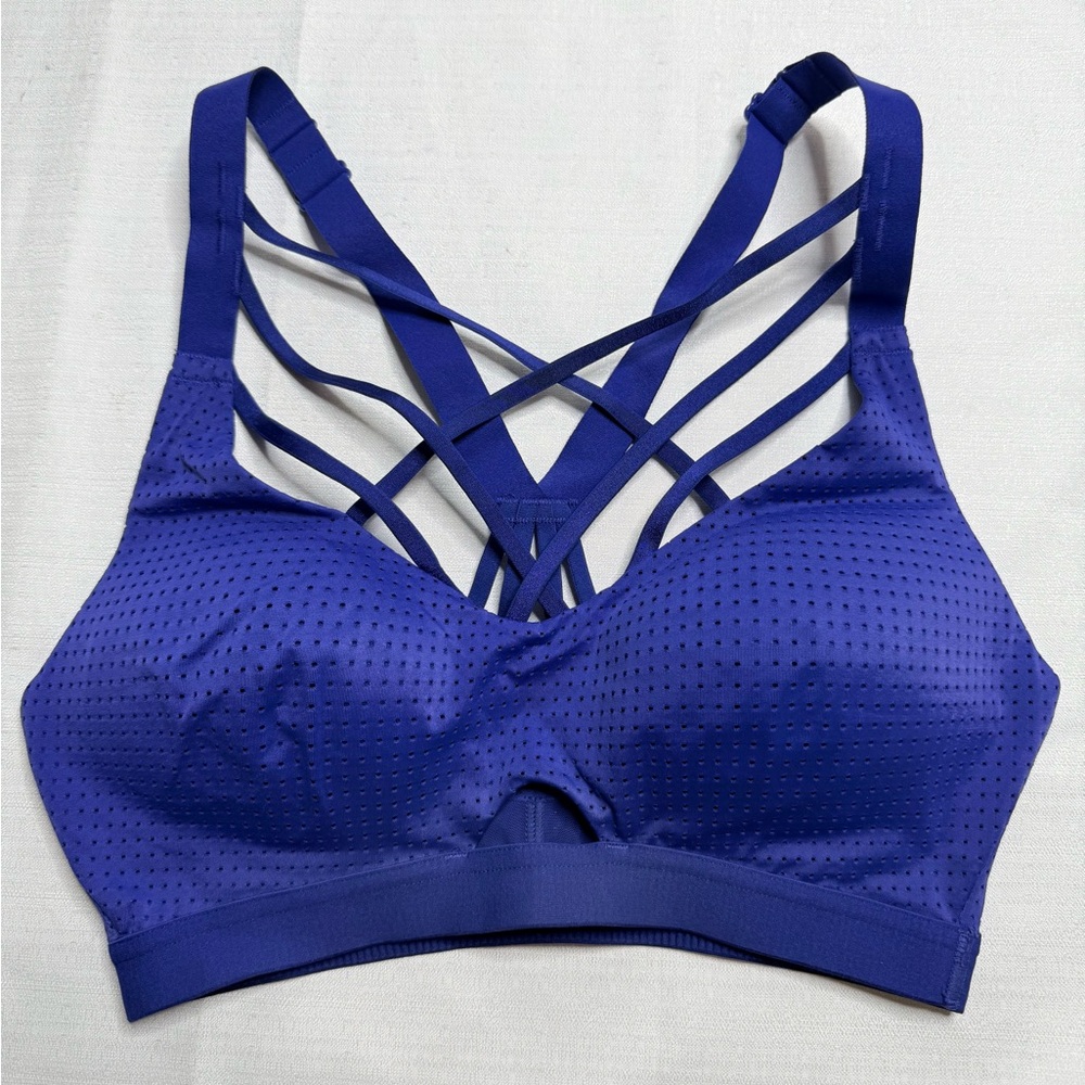 Victoria’s Secret Women’s Sports Bra VSX Sport Knockout Pull Over Bra 32C
